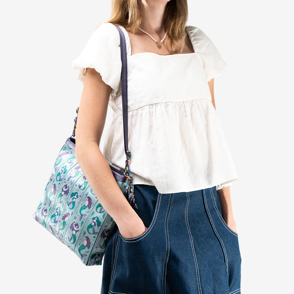 Vertical Streamline Crossbody / Under The Sea - Image 4